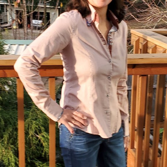 Tales Women's Button Down Shirt, Size Sm, NWOT - Picture 3 of 7